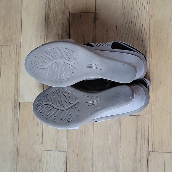 Earth Taupe Suade Wedge Sandals - Picture 4 of 5